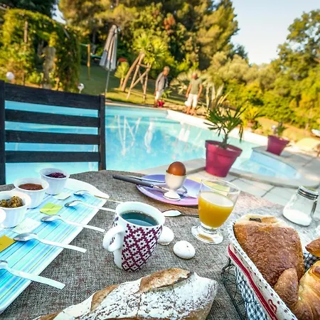 Domaine A L'aise - Piscine Chauffee Alojamento de Acomodação e Pequeno-almoço