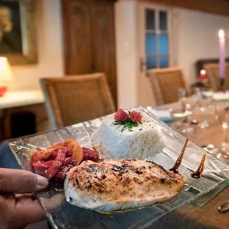 Domaine à L'aise - Piscine Chauffée Couette-café 4*