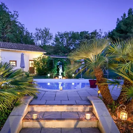 Domaine A L'aise - Piscine Chauffee ベッド・アンド・ブレックファスト Plaissan