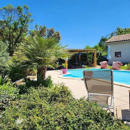 Domaine A L'aise - Piscine Chauffee 4*