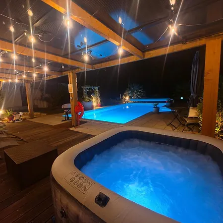 Domaine à L'aise - Piscine Chauffée