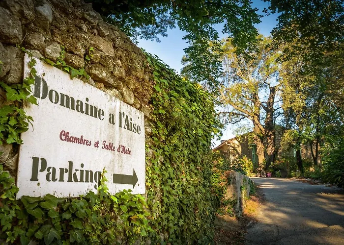 Alojamento de Acomodação e Pequeno-almoço Domaine à L'aise - Piscine Chauffée 4*