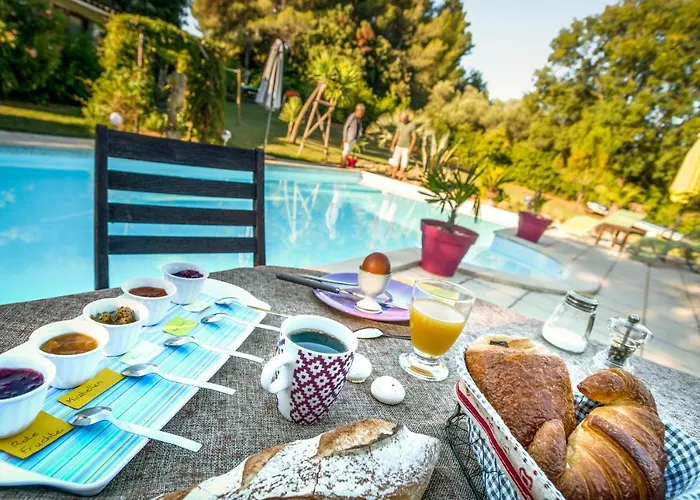 Domaine à L'aise - Piscine Chauffée Alojamento de Acomodação e Pequeno-almoço