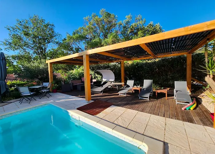 Domaine à L'aise - Piscine Chauffée 4* Plaissan