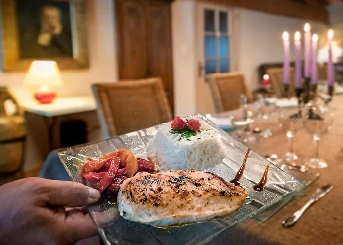 Domaine à L'aise - Piscine Chauffée Bed & Breakfast 4*