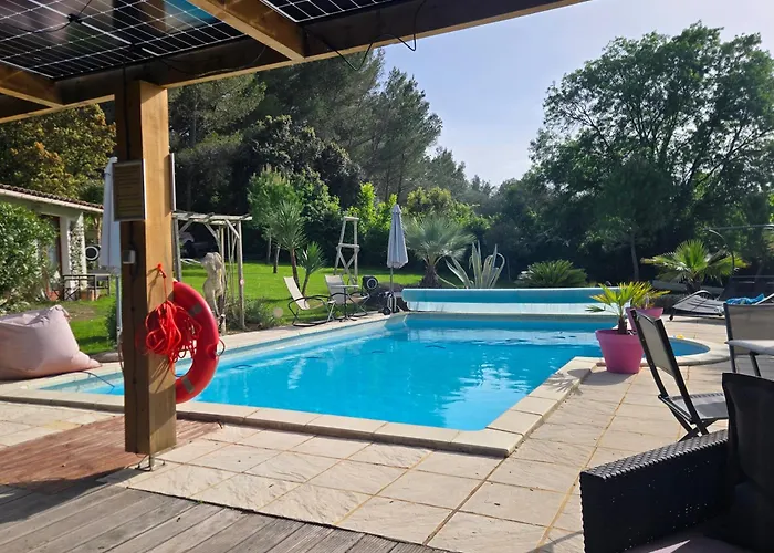 Alojamento de Acomodação e Pequeno-almoço Domaine à L'aise - Piscine Chauffée